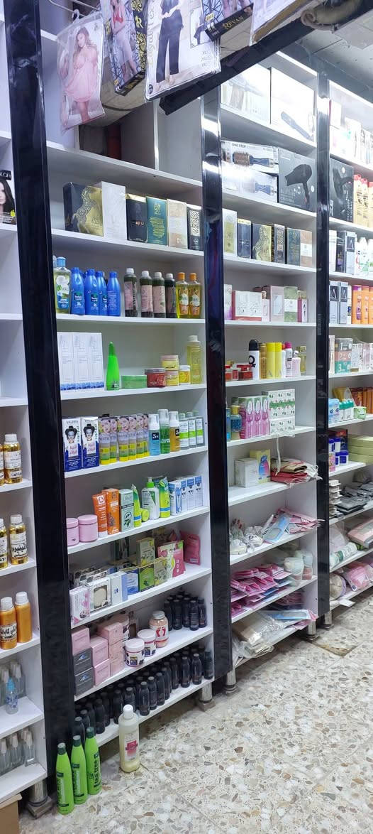 للبيع فاترينات عدد 7 مع ملحق فاترينه صغيره الفاترينه 100 الف  الاستفسار مراسله الخاص


**إذا كنت صاحب هذا الإعلان وتريد حذفه لأي سبب، رجاءا أرسل رسالة إلى الدعم الفني**