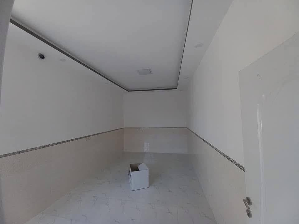 سلام علیکم   نرخی هەرزانو نزیک هەمووخزمەت گوزاریەک

#خانووی_مۆدێرن بۆ فرۆشتن ⛪💒
ناونیشان 📍 قەزای ڕزگاری (سموود) 

◼️ گەڕەکی گەرمیان 🌆🌃
◼️ خوار جادەی حەوت هەزار 🛣️🌃
◼️ ریگەپیدانەو رووی لە خۆری ئیوارەیە  🖼️🌄
◼️ ڕووبەری 10 بە 10 = 100 مەترە 📏
◼️ کامل ژوورەکانی مەغریبیەو دەکتی بۆ کراوە
◼️ فوول مۆدێرن سەردەمیانە کراوە 
◼️ نرخەکەشی زۆر گونجاوە✅✅

🔴 ژوورەکانی ئەم خانووە پێکهاتووە لە ⬇️

🔶 میوان 🪑🚪
🔶 مساعد مطبخ 🍽️🫖
🔶 هۆڵێک 🖼️
🔶 یەک ژووری نوستن 🛋️🛏️
🔶 ڕۆشنایی 🪟
🔶 مشتەمەلات 🛁🚿

بۆ زانینی نرخ 💵پەیوەندی بکەن بەم ژمارانەوە 📲📞📳

***********

دەتوانن سەردانی
#نوسینگەی_ئەیوب_لە_سموود بکەن 

ناونیشانی نوسینگە ◀️ ڕزگاری جادەی نێو بازاڕ 🛣️
🔴 سەرووی شارەوانی سموود. 🌆🏣
🔴 تەنیشت شیرینی خانەی زانا🍹🏢

ئێوەی بەڕێزیش هەر موڵکێکتان هەبوو بۆ فرۆشتن یان ویستان بیکڕن دەتوانن ڕەسم و زانیارییەکانتان بنێرن بۆ ژمارە ڤایبەری 📳✅ ***********
