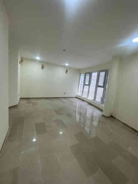 شقه 152 متر مربع للبيع نقدا
واقع حال 130 م
مجمع ابن فرناس في التاجيات مقابل معهد النفط العربي قرب جسر المثنى
بناية B1 طابق خامس تفاصيلهة ( صالة كبيرة ، هول مفتوح على المطبخ ، غرفتين نوم ، حمامات عدد 2 ، منور ، بالكونة )
البنايه جاهزه ومسكونه ومتوفر كل الخدمات ( سكيورتي وماء وكهرباء ومدارس ومصاعد وساحات ومول قيد الانشاء ونادي ترفيهي ،…)
سعرها بالشركه 158500000
ابيع نقد 152 مليون الشقة مسددة بالكامل وجاهزة والاستلام مباشر
مجهزة بكاونترات مطبخ مع طباخ مع مفرغة هواء مع مغسله مع سخان مع اجهزة تبريد عدد 2  
اللي يحب يتصل مباشر 
***********
ابو مصطفى
