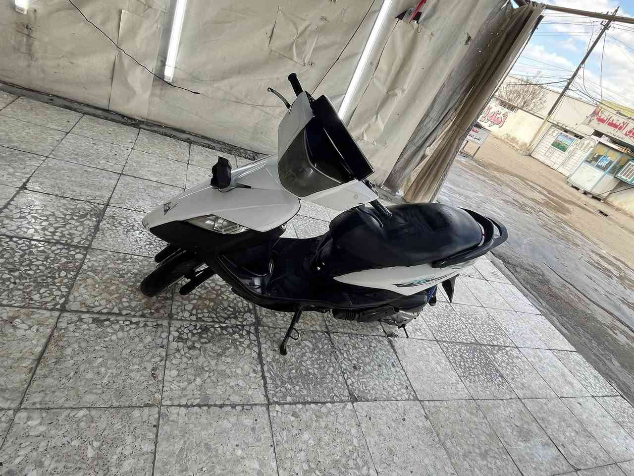 ***********
***********
السعر (425)
العنوان بغداد حي الجامعة 
السلام عليكم للبيع ماكس ثعلب سرعة 140 دراجة بلاديه مكينه جاهزه بدون لا نضوح ولا تبخير ولا صوت شلعة معدل كابريتر بلادي سلف بلادي صالنصه بلادي ويل امامي خلفي بلادي الدراجة كلها بلاديه كهربائيات ( سلف شغال لايت امامي زنون شغال اشاير يمنه يسره دبل شغال هورن شغال عداد بنزين شغال )
بيها فقط البريك الخلفي يحتاجله قمجي والباتري ضعيف باقي الدرااجة كامله وموضحه بالصور.
