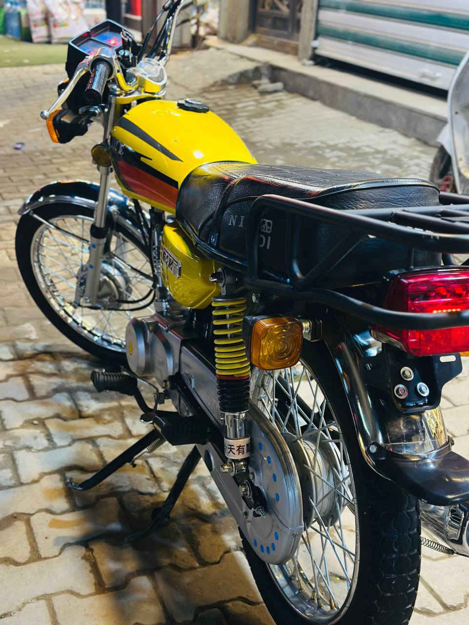 السلام عليكم دراجه اربعه نامه امتياز موديل 2025كفاله عامه اوراق دراجه ماشيه أقل الشهر مضمومه ماشيه 5000الف يعني زيرو كله شغال مابيه برغي مفتوح مابه نقص بكد الشعر دراجه طالعه بال 9 وماشيه أقل الشهر دراجه خرسه جيب فيتر وتعال افحص وين ما يعجبك السعر 775 المكان كربلاء المقدسة شراي اتصل وبيك خير ودلل اكاتبك عليه سويجين وياه تأيرات جدد بريكات أمامي خلفي شغال
***********
***********
