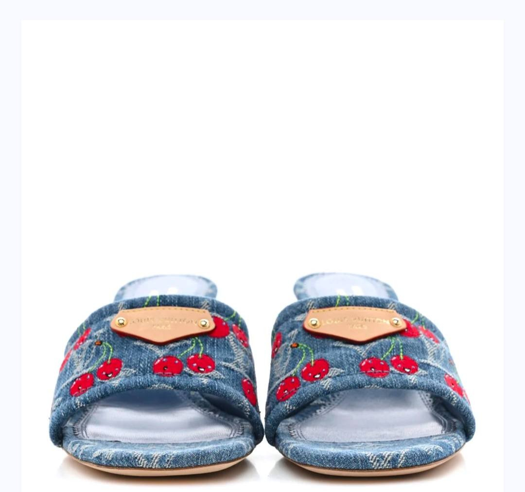 لوي فيتون قياس 39 يجنن
الكياته والنزاكه 😍دللححز والاستفسار خاص


**إذا كنت صاحب هذا الإعلان وتريد حذفه لأي سبب، رجاءا أرسل رسالة إلى الدعم الفني**