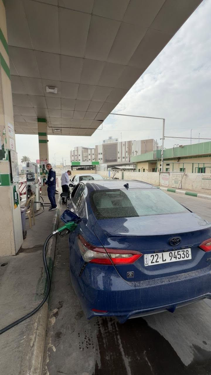 كامري 2024 se للبيع وارد أمريكي 
السعر 215 وقابل للتفاوض 
بانزين رقم أربيل 
مواصفات se :
1- كشنات جلد 
2- رادارات امامي وجانبي 
3- بصمه 
4- فول تحكم ستيرن 
5- شيفتات استيرن
  باقي المواصفات معروفه 

حادثه كلش خفيف فقط وجه الصندوق صبغ 
وبارد بسيط باب السايق بل عراق صاير 
البجم كفااااله 
السياره ماشيه 36 كيلو 
السياره جديده كلش


**إذا كنت صاحب هذا الإعلان وتريد حذفه لأي سبب، رجاءا أرسل رسالة إلى الدعم الفني**