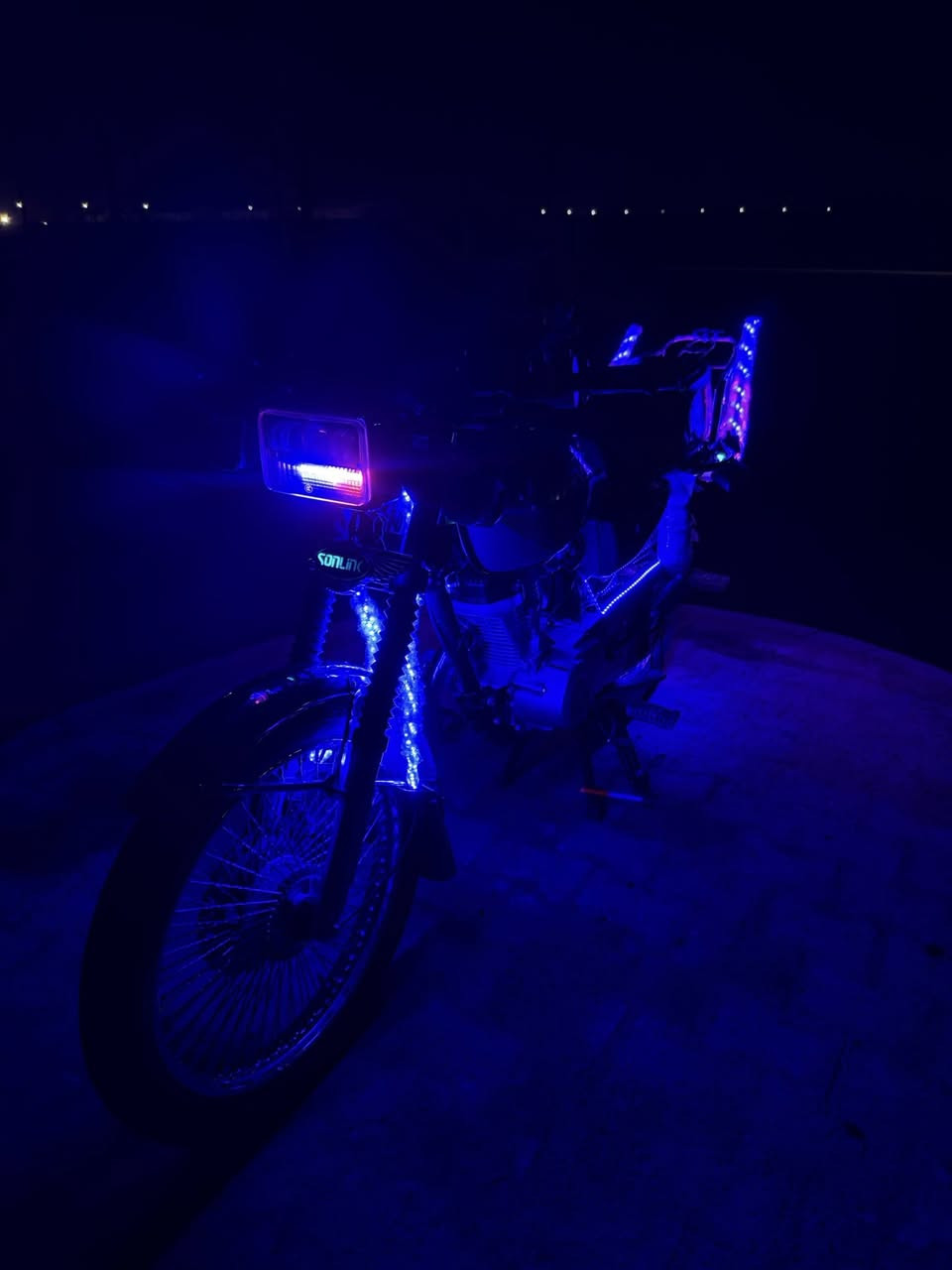 السلام عليكم
للبيع دراجه سونك تايكر 2025
محرك 125 الدراجه نضيفه مثل ماموضح بلصور ماشيه 1175
الدراجه مزوده ك شكل 
مكاني بغداد الراشديه
رقمي ***********
سعره 1100 وبيه مجال ،
