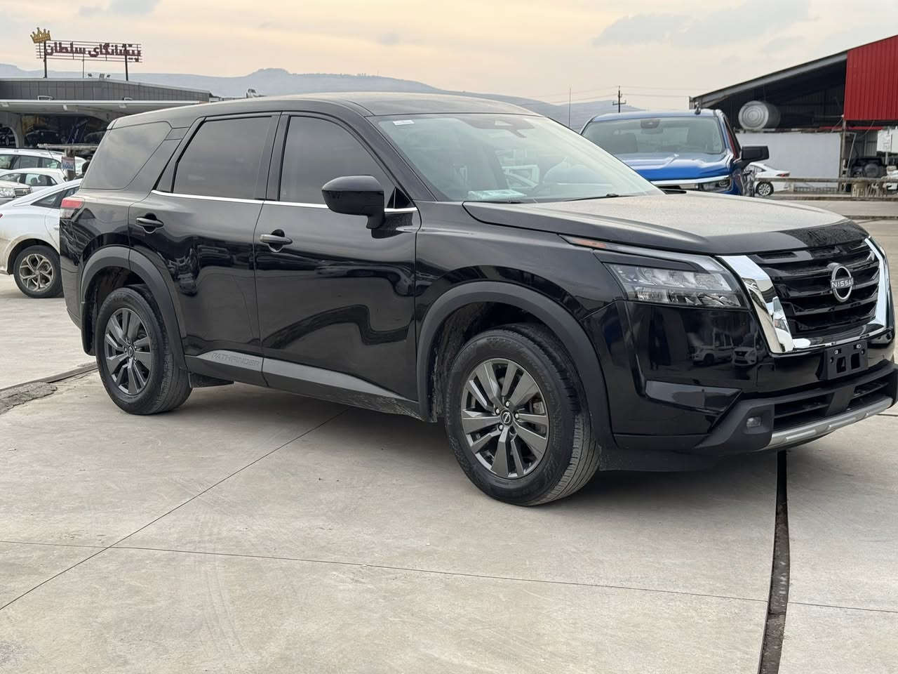 نیسان پنفاندر مودیل ٢٠٢٤ بدون سبخ مکان سلیمانیە سعر ٢٣٠
***********
