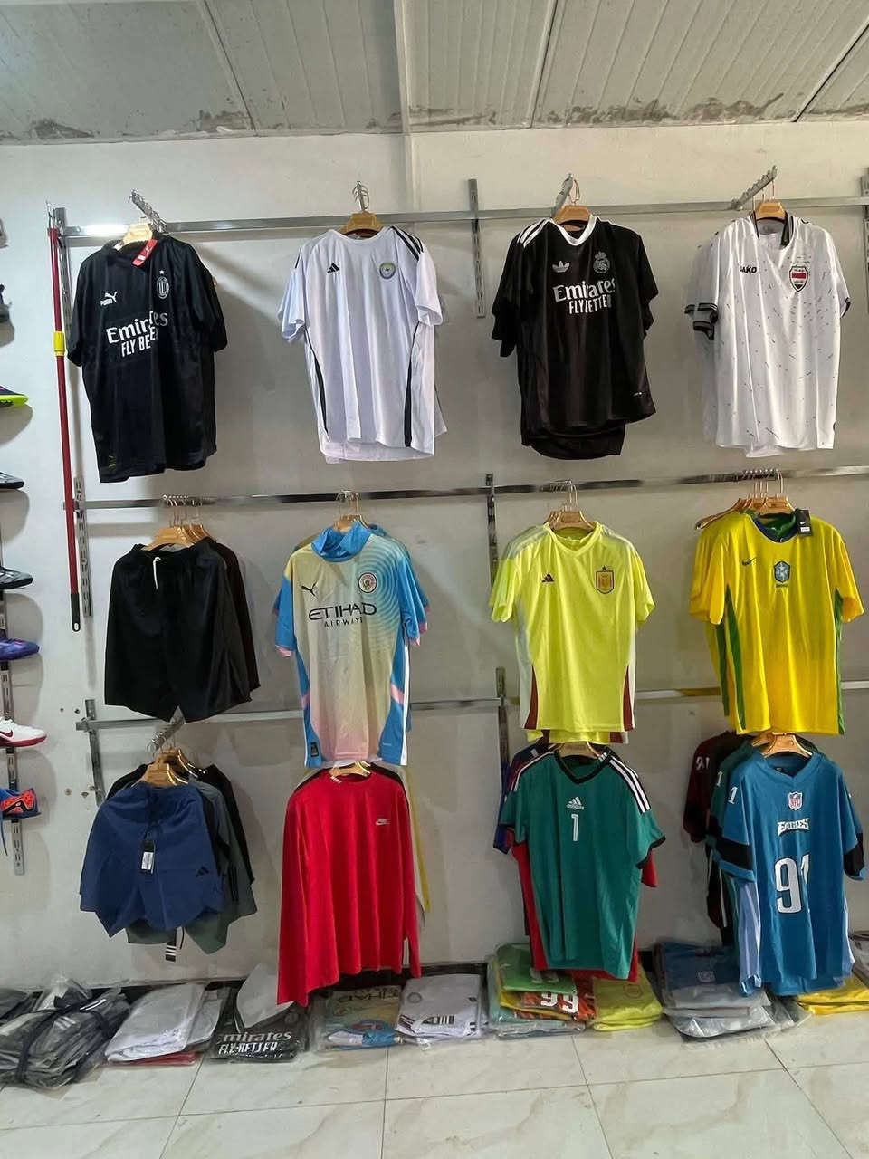 دريس وشورت شلعة عدد ١٢٠ على ٥ شي مرتب مو نايلون


**إذا كنت صاحب هذا الإعلان وتريد حذفه لأي سبب، رجاءا أرسل رسالة إلى الدعم الفني**