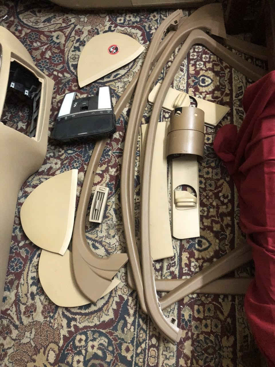 للبيع غرفة مارسيدس كاملةاللون بيجي وارد خليجي طويل W221 موديل ٢٠١١  السعر
١,٠٠٠,٠٠٠٠

***********

***********
