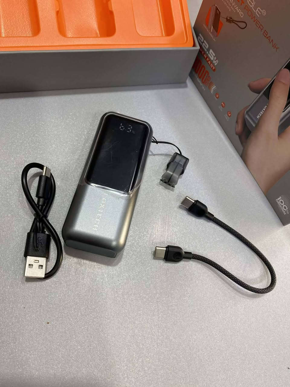 باور شحن متنقل من شركة FOXTECH 

      بسعر 18 الف 

‼️ ضمان حقيقي استبدال

🔹سعة البطارية 10000 ملي امبير 
🔹قدرة الشحن 22.5W
🔹 شاشة رقمية 
🔹كيبل شحن وكذالك يستخدم كمدالية للحمل 

لمشاهدة جميع الموبايلات والإكسسوارات المتوفرة
ادخل على الهاشتاك👇🏼
#مركز_احمد_الخفاجي
للطلب والحجز مراسلتنا واتس اب 
***********
او التوصل دايركت 

#موبايلات_العراق #موبايلات_الحلة #موبايلات_بغداد  #احمد_للموبايلات #عروض_العراق #تكنولوجيا_العراق

—————————————

 مركز أحمد الخفاجي للموبايلات

بابل – ناحية أبي غرق – شارع المركز
