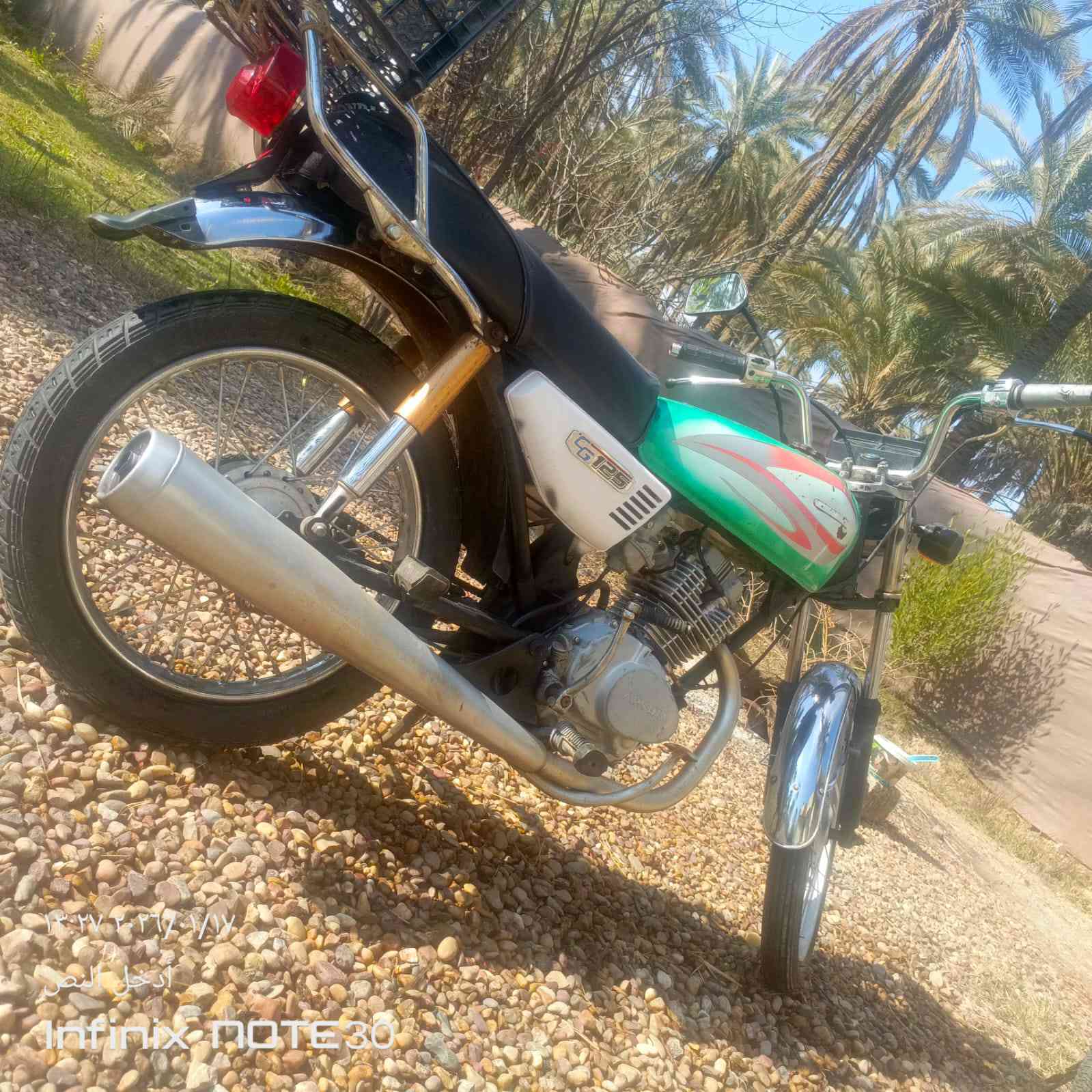 دراجه ٤ كير اوراقهه ضايعه مكفوله نضيفه مابيهه اي نقص كهربائيات محرك كامله سعرهه قفل ٢٥٠ الي مو شراي لا يتصل جزاك الله خير هاي كدامك تشتري خابر مايشتري الله يرزق الجميع رقم الهاتف ***********
