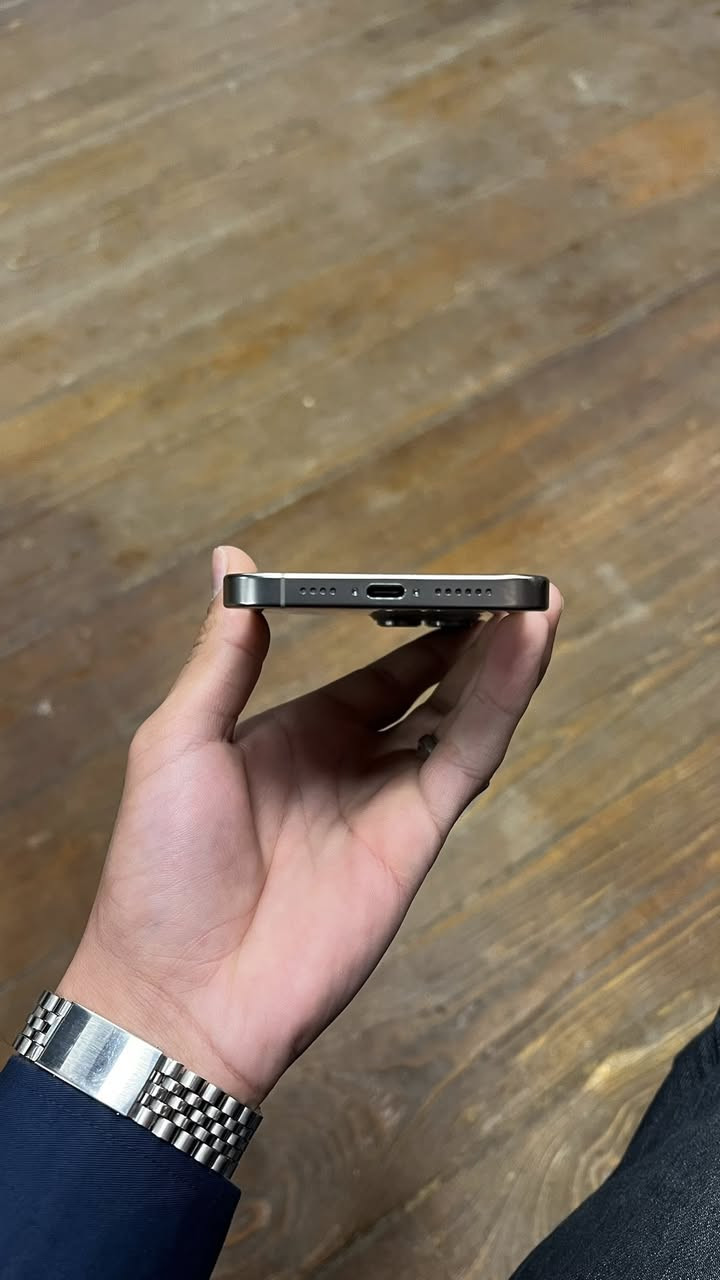 16 برو ماكس بطاريه 91 🔋
الذاكره 256
جهاز نضيف بس على گد الاتصال 
السعر مليون و 250 وبي مجال للشراي فقط  
للاتصال ***********
العنوان بغداد / الحبيبيه
