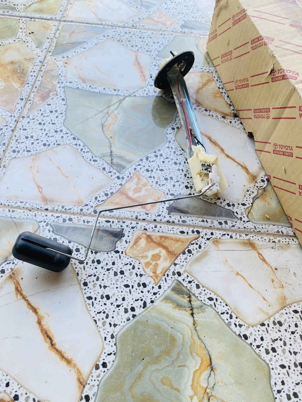 سلام عليكم في تبم مال تيوته هايلوكس مامستخدم ولا دقيقه جديد يشتغل من موديل ٩٩ال ٢٠٠٥الموقع ديالى بعقوبه السعر ١٠٠بي مجال الاستفسار على هاذا الرقم ***********
