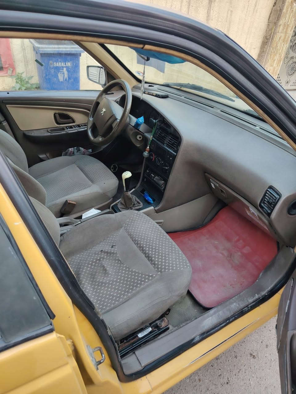 للبيع سياره مكفوله وحلووه مكينه وكير مكفول
سياره جدا نظيفه 
السعررر 43/ وبي مجال بسيط 
***********
