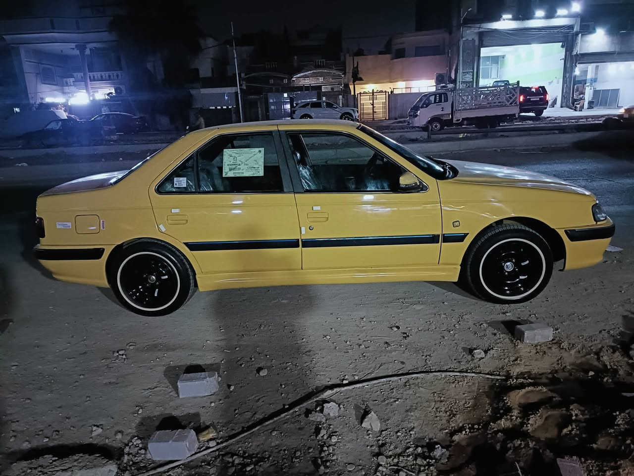 السلام عليكم بيجو15للبيع بيها الداير الخلفي  صبغ واحد على كده سياره  مكفوله ع سونر تخم تاير مكينه جديده صدر جديد السياره مدشمه جديد وحراري الي يريد يتفضل ع رقم***********
