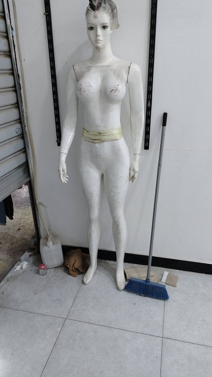 مليكانات 2 ثنينهم ب٨٠ الف
مساطر تعليك مع بوري واذرعه تجهيز محل ٣ في ٥
المسار ب٢٠٠٠
البوري ب٣٠٠٠
لاذرعه ببالف
وتعاليك AA
بيهن ٣٠٠ وفوك   كلهم ب١٢٥
تعلاكه كيلوت حديد وبلاستيك هم وستان طواله ٣ ونص متر تفصال
العنوان بصره كرمه علي ***********
