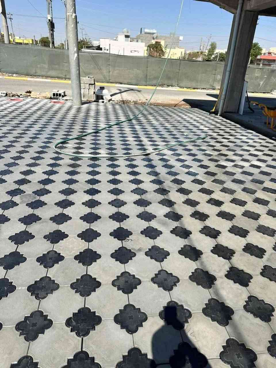 نقدم لكم انواع من النماذج الحديثة للارضيات كافة ولتزيين الحدائق والطرقات .
اختصاص في أي موقع في العراق.
يوجد توصيل لكافة محافظات العراق.
 وتتوفر لدينا عروض للكميات الكبيرة وخصومات للشركات وللمجمعات السكنية
للأستفسار أكثر يرجى الاتصال على الرقم ***********
يوجد لدينا كادر عمل  كرستة وعمل خلفات
