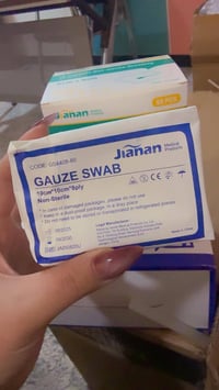 # _gauze  swab     ✔️ مقاس 10×10 سم – 8 طبقات ✔️ ناعم، قوي، وامتصاص عا...