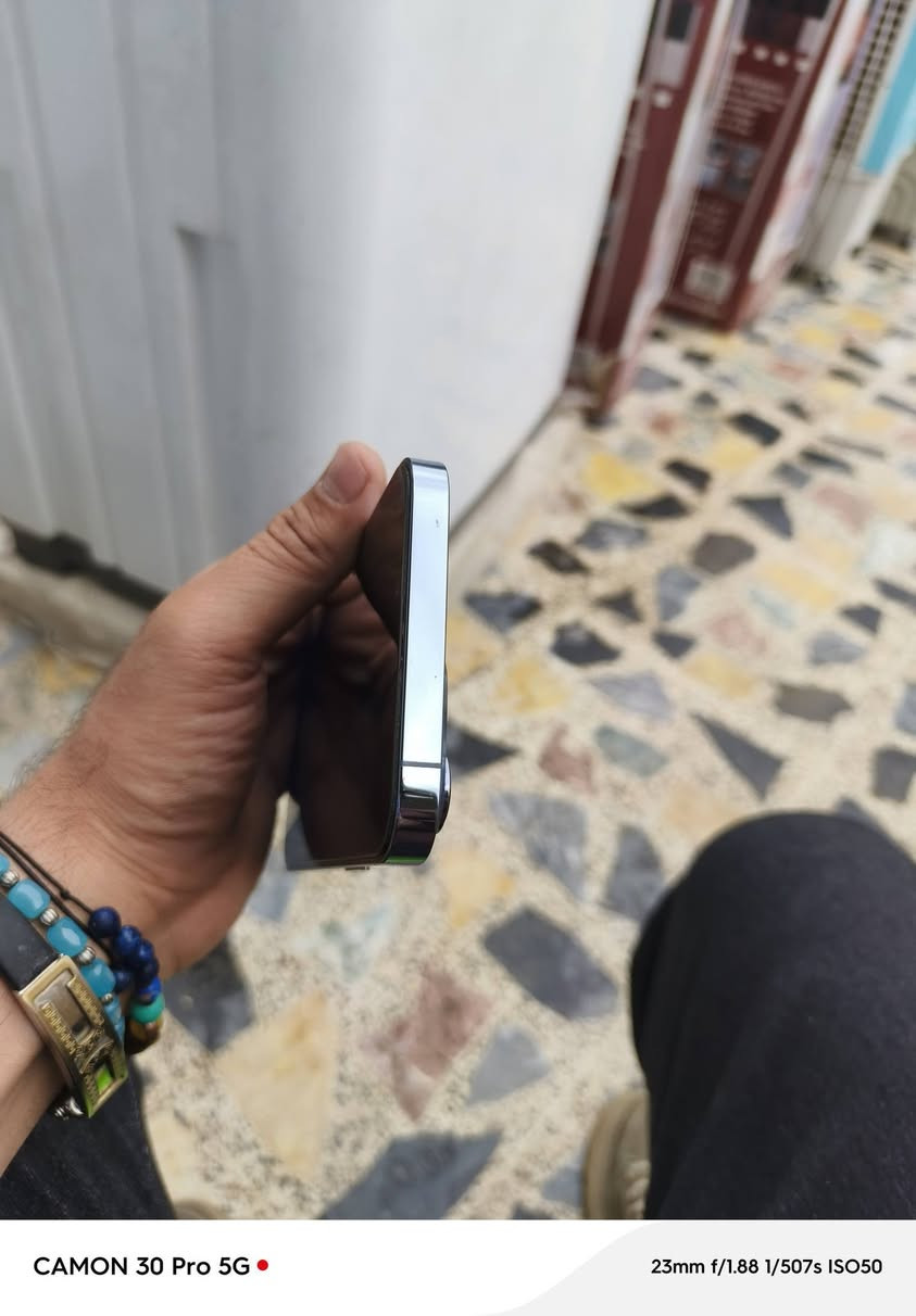 ايفون ١٣ برو ماكس
ذاكره ٢٥٦
بطاريه ٧٩ ما مرفوعة وشحنه يطول خير من الله وما مأثر
كارتونته ضايعة بس وياه شاحنتة الاصلية
الجهاز ما مفتوح ونضيف كلش 
سعره ٧٠٠ بي مجال بسيط
موجود خاص وواتساب 
***********
