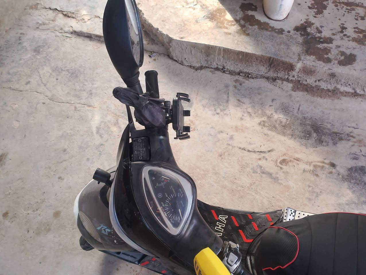 سلام عليكم دراجه للبيع ماكس عدله دراجه شلعه تاكل اكل ومعدل صوت مكينه ناعمه خرسه كهربائيات شغاله كلهن كيج بانزين وكيج سرعه شغال كفرات بلاد كابريته بلاد مكينه ما مفتوحه السعر(650)وبيه مجال عنواني بغداد المعامل الباويه رقمي ***********
