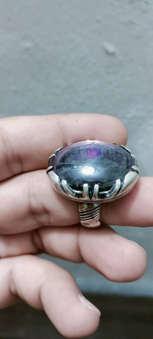 ياقوت روبي نجمي افريقي حجم الحجرة 3 سم السعر 75 العنوان بغداد مدينة الصدر رقم تلفوني بيه وتساب 
***********
