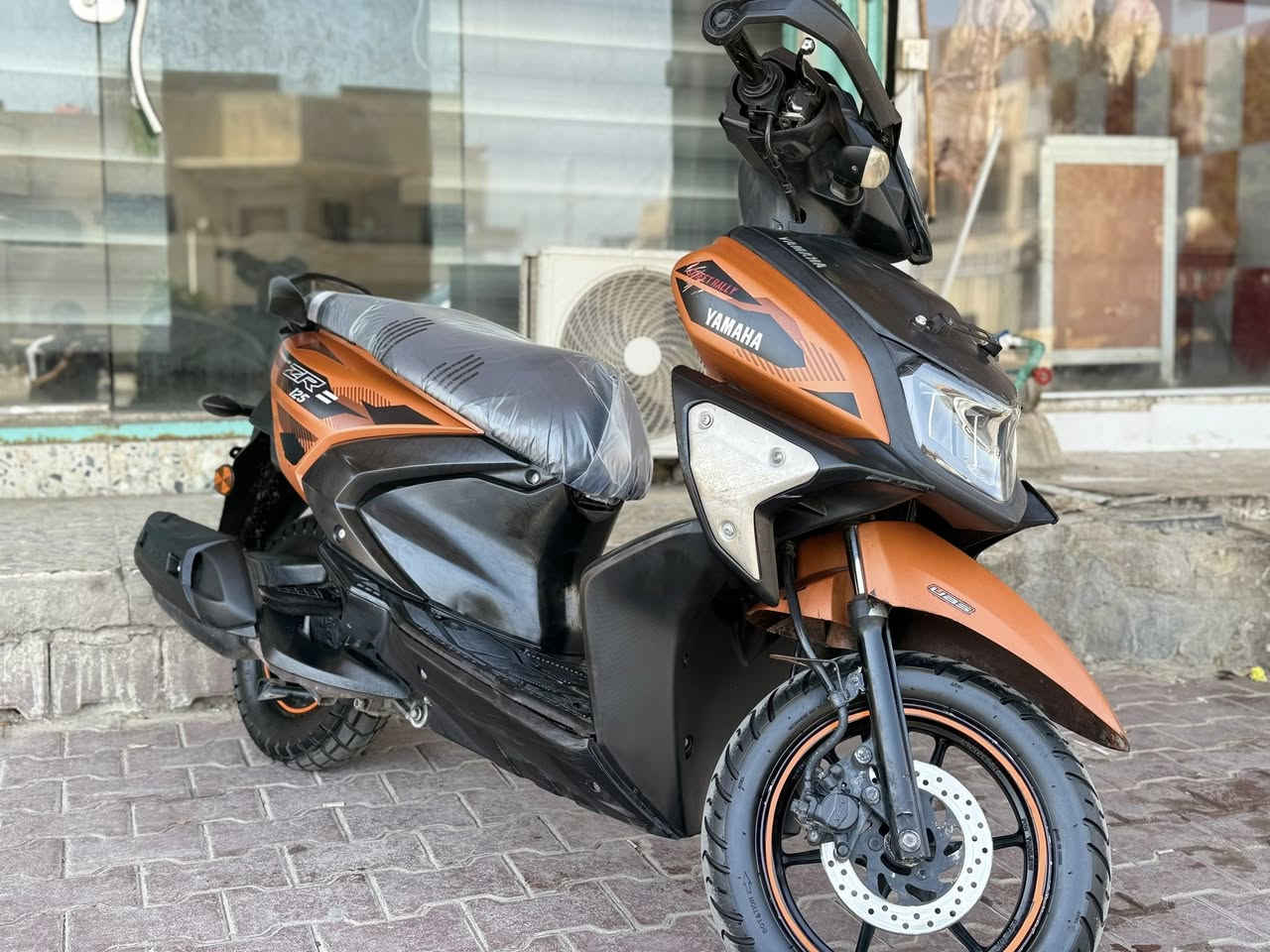 ســلام عليڪم 🤝
⭕️YAMAHA ZR  2022
مكفوله بحاله الوكاله 🩷

‏‎للاستفسار ***********☎️ ‏السماوة الحيدريه .شارع المحافظه ‏‎متوفر🟥بيع🟥شراء🟥مراوس🚦اقصاد⭐️
