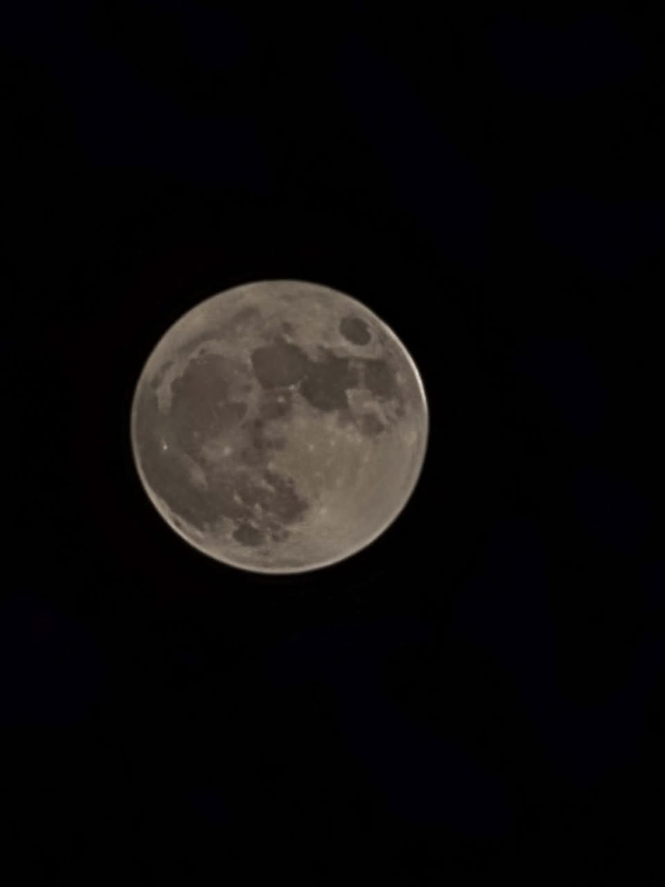 سلام عليكم
S20 ultra للبيع
جهاز راقي ذاكره 128 رام 12
زوم 100x تصور القمر
خاص او واتساب ***********
