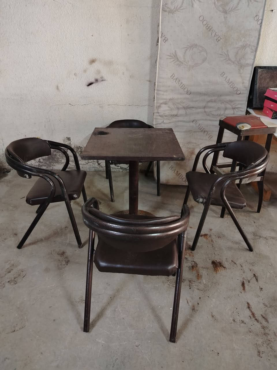 ٤ كرسي و ميز ٢٥ الف


**إذا كنت صاحب هذا الإعلان وتريد حذفه لأي سبب، رجاءا أرسل رسالة إلى الدعم الفني**