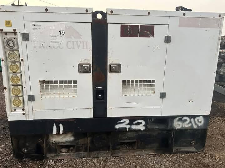 تحيه طيبه 

مولد النوع بيركنز انكليزي ٤ بستم بزون ٢٢ كيفي انكليزي اصلي افجي ولسن نوع التوليد ستامفور انكليزي حديث المحرك ورأس التوليد مكفول من الفتح والتبديل دخول جديد وارد استرالي نظام حماية متكامل إطفاء وتشغيل ذاتي اوتو كاتم ١٠٠٪؜

العنوان بابل الشوملي 

للتواصل الاتصال على الرقم
***********
***********
علي الأكبر السلطاني 

يتوفر لدينا جميع احجام المولدات بكافة الانواع 

يتوفر توصيل 

لسنا الوحيدين لكننا الأفضل ✅✔️
