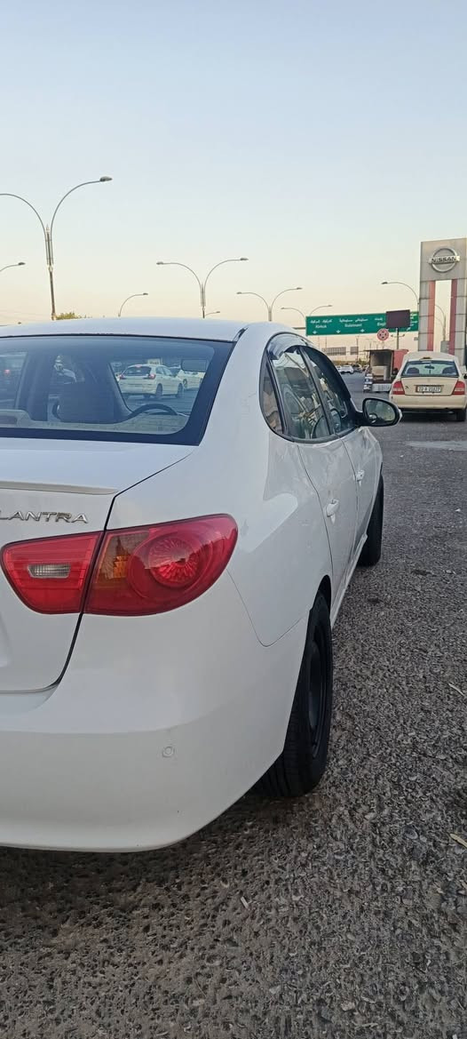 السلام عليكم
النترا موديل 11 
بيه صبغ حزام بدون حادث 
رقم اربيل دولي 
مكينه وكير وتبريد جدد 
مكان السياره ديوانيه 
السعر 90 وبيه مجال 
***********
