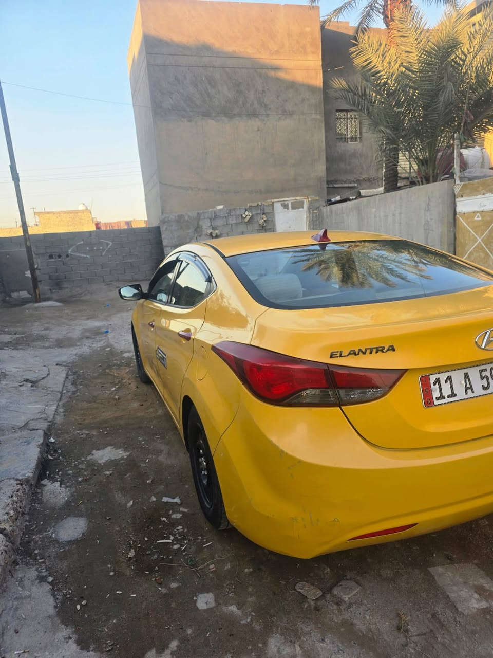 السلام عليكم سياره النتره أمريكي حادثه جاملغ الأيمن ماشيه 150 مكينه 1800 مكان السيارة بغداد الامين الثانيه سياره باسمنه السعر 105 وبيه مجال والاتصال على الرقم ***********
