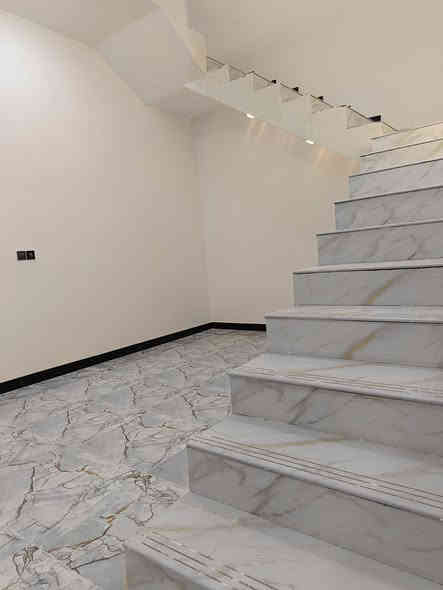 ♦️يعلن مكتب عقارات المسار
***********
عن دار للبيع 🏚️ 
في شط العرب شارع الصقر 
♦️المساحة 175
♦️بناء درجة أولى بلوك 
♦️يحتوي البيت ع غرفتين+ صاله +مطبخ + دوانيه + حمامات داخليه وخارجيه+ 

♦️السعر 72وبي مجال 
للاستفسار اكثر اتصل  
***********
نستقبل عروضكم دور سكينه وقطع اراضي في شط العرب فقط
