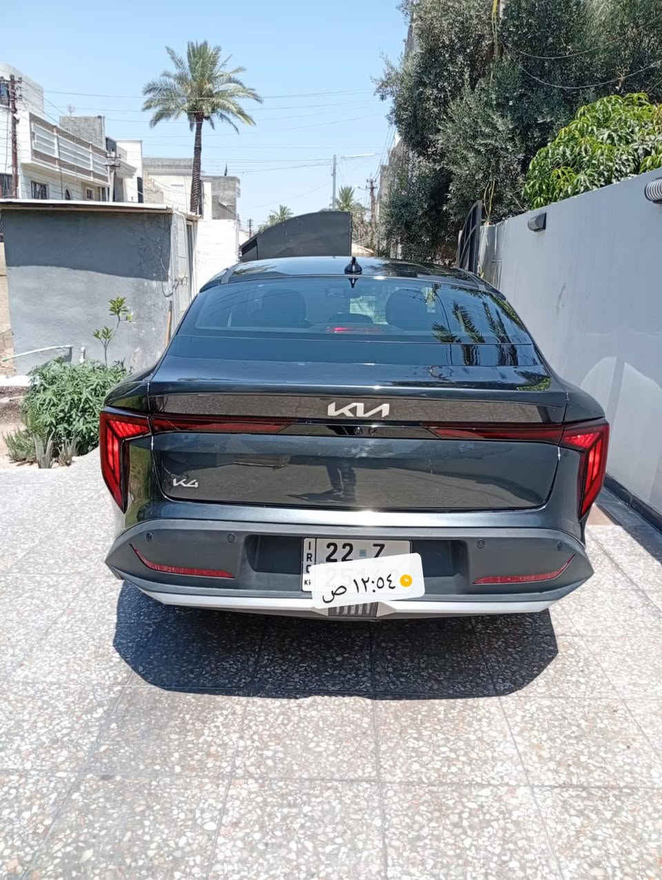 السلام عليكم كيا K4 موديل ٢٠٢٥ محرك ٢٠٠٠ دوش ماشية ١٧ الف مايل وارد امريكي بيها بس الصندوك صبغ والباقي كفالة سعر 180الف دولار ***********بغداد حي العدل
