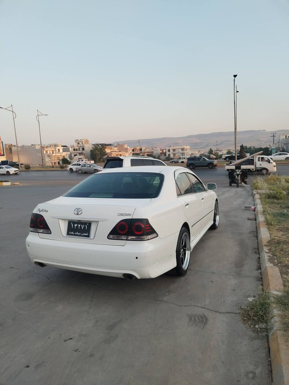 بە ناوی خوای گەورە💎
شاهینە 2005 كراوه 2007
موس 182
گێرو مەکینە گەورە
بئ دووکەڵ
سئ دوگومە
پەرد
ئاوێنە ئیشارەت
ناو زەرد
کامیرە
داشبڵی جوانە
سەیارەیەکی جوان و ڕێک و پێکە
قه تره بۆياخى نيه  
شوين سليمانى 

***********
