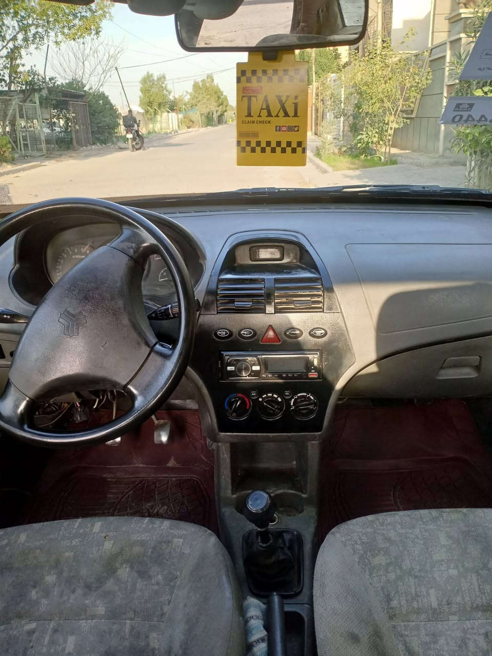 سلام عليكم طيبه موديل 2015 سنويه 29 هيه مصفره كهربائيات كلها شغاله تبريد ثلج صدر  نضيف لمحرك بدايت تبخير بيهه. جاملخ خلفي صبخ سياره خير من الله مكاني بغداد شهداء البياع سعر 32رقمي***********//
