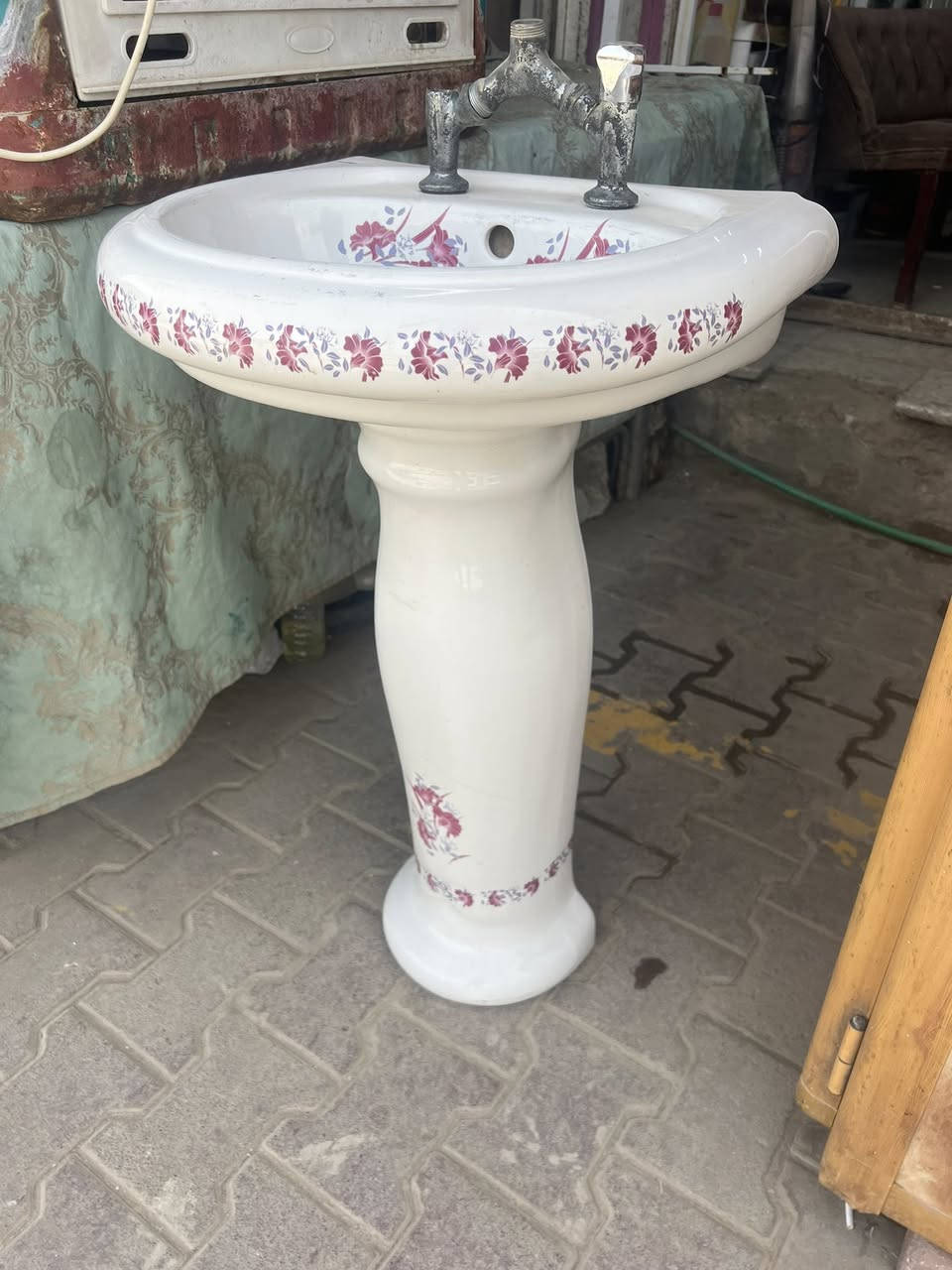 غراض نظيفه للبيع كلمن وسعره ***********
