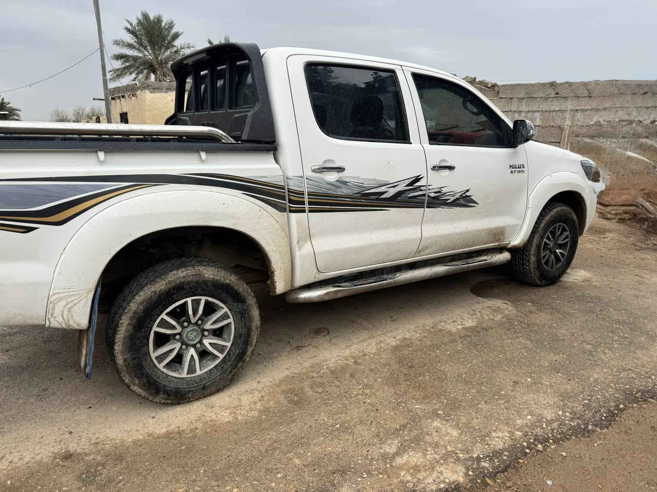 هايلوكس 2012 رقم واسط تحويل مباشر
سياره مكفوله سوناره وياه موضح بصوره سعره 175 وبيه مجال ***********
