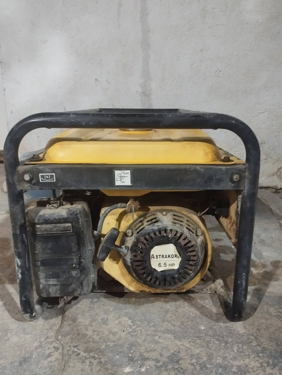 سلام عليكم مولدة شغالة للبيع مسويلها إدامة جديدة  دهن وكابريته وبلك جدد سعرها 90 الف وبيها مجال مكاني حلة شارع ام البنين


**إذا كنت صاحب هذا الإعلان وتريد حذفه لأي سبب، رجاءا أرسل رسالة إلى الدعم الفني**