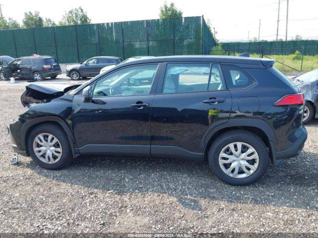 السلام عليكم 
كورلة كروس موديل 25 بانزين وارد امريكي سياره حاليا بالامارات تدخل شهداء وحرة.  للبيع. السعر 95 مطروحة بالامارات  ***********
