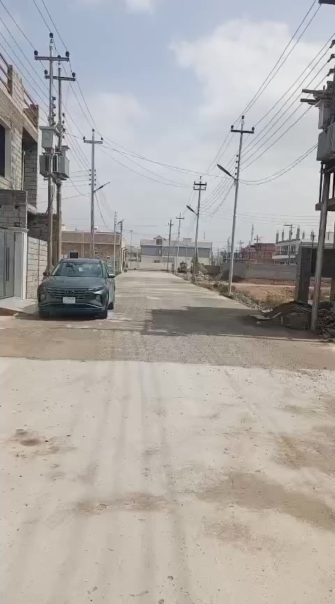 منزل للبيع في مجمع ضفاف ديالى ..تقاطع الوثبة الطريق المؤدي الى قرية الهويدر .. المنزل 10*10 كلش حلو وينفع نضام مشتملات لان درج خارجي والسعر /120/مليون وبي مجال عمولة اتصل على الرقم ***********
