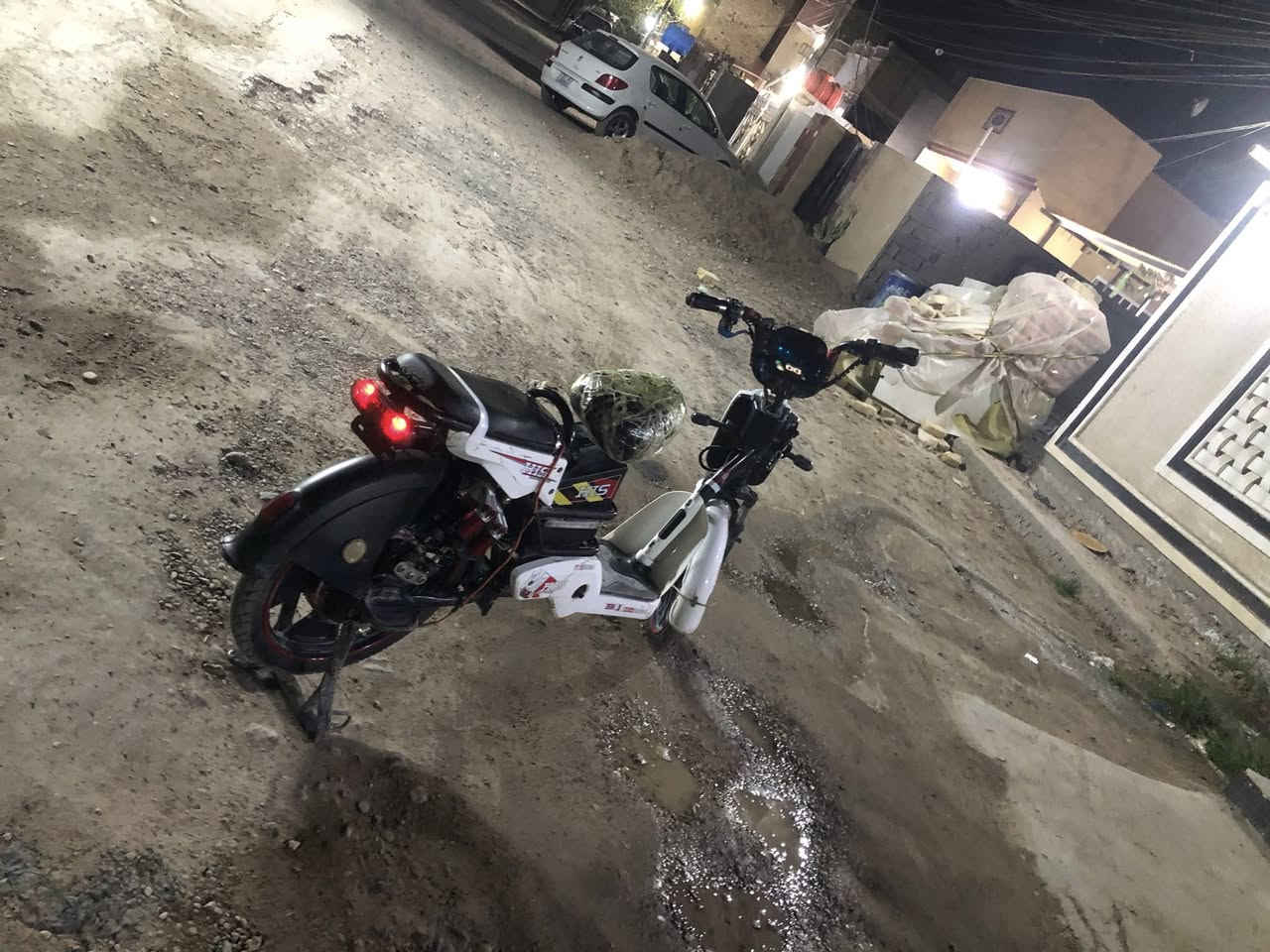 سلام عليكم دراجه HIS للبيع دراجة خير من الله سرعة 50 نقصهة بريك تعبان يرادله دسك فقط دراجة مرتبة اني جايبها توديني للمدرسة واجي دراجة مرتبة سعرها 175 وبيها مجال رقم الهاتف ***********
