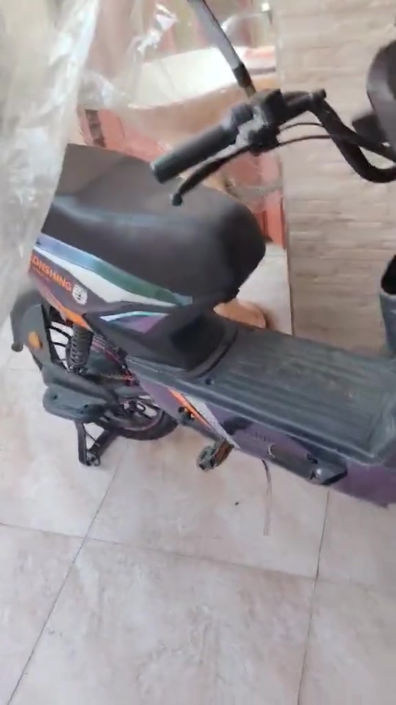 السلام عليكم 
بايسكل شحن للبيع 
موديل 2025 
بايسكل مستخدم 20يوم فقط 
كله على وضع البلاد
فقط بطارياته هابط
5بطاريه 
سعر 325الف 

*********** الرقم
