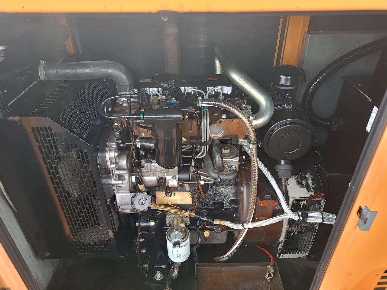 سلام عليكم
مولد بيركنز انكليزي اصلي 3 سلندر سوبر 60KAV ستامفورد اصلي كاتم 90% 
السعر 42 $ وبي مجال
بابل المسيب طريق كربلاء بغداد قرب بانزين خانه المؤيد 
*********** حسين 
*********** علي البياتي
