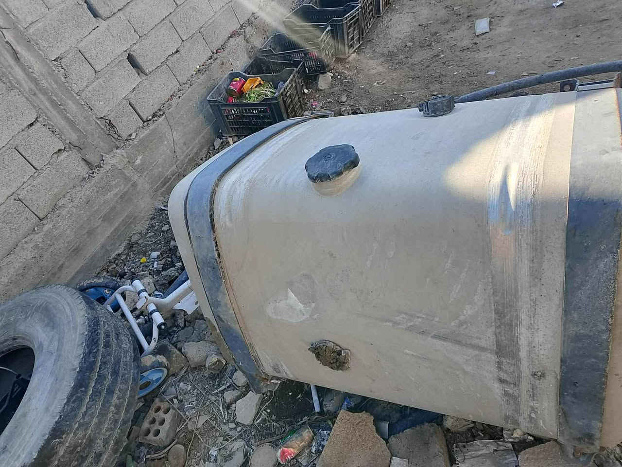 تانكيين كاز سعة 450 لتر كاملات هنة وقواعدهن كاملات مكفولات من فطر وزرف السعر الواحد 5 اوراق وبي مجال مكان معرض الوفاء حولي المحمودية ***********.  ***********. واتساب
