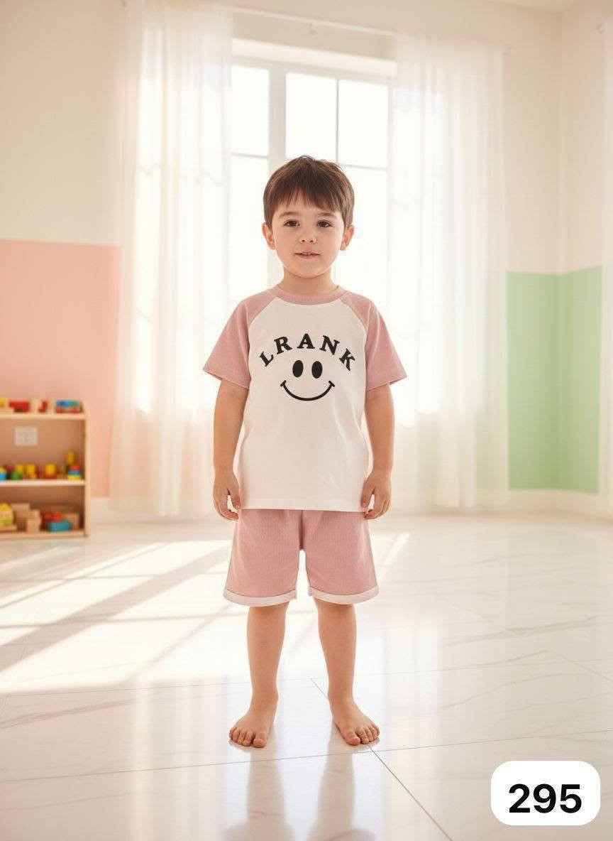 تراك ولادي 
خامية زبده 
يلبس من 1 الى 5سنة 

سعر القطعة 4الف

سعر الدرزن 35الف

نفس اصور طبق الاصل


**إذا كنت صاحب هذا الإعلان وتريد حذفه لأي سبب، رجاءا أرسل رسالة إلى الدعم الفني**