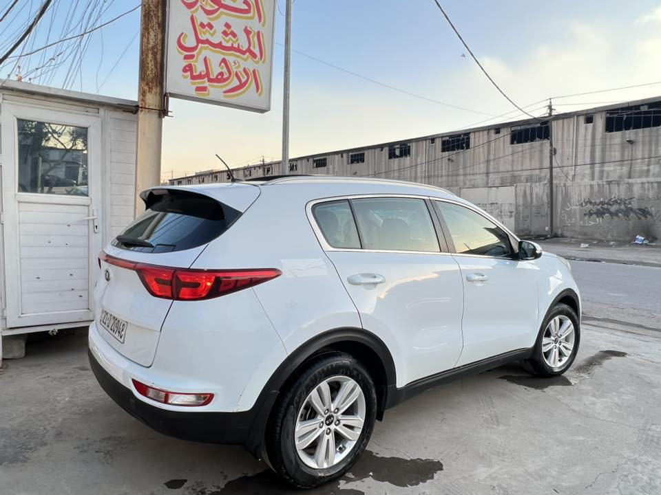 السلام عليكم
للبيع 
كيا سبورتجً خليجه 2018 محرگ 2000 دوشً 
لون ابيض  / قماره بنوراما  

بيها صبغ جاملغ ايمن  
  سونارات بلمنشور بدون اي دواخل 
محرگ كير  صدر كفاله 
بلادي جاهزه  سياره رقم سيلمانيه هزه وفحص  ورقم جديد 
باسمي  شخصيا تريد تحويل تريد وكاله 
السعر174 مجالها حگ الجيه 
مكانها بغداد المشتل او شارع فلسطين
  واتساب واتصال  
***********
