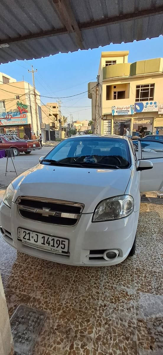 للبيع افيو ٢٠٠٨ شرط المكينة والكيرمكينة دبل بيهاصبغ باب*********** الخلفي اليسار والدائر الخلفي بدون دواخل السعر ٦٥وبيها مجال
