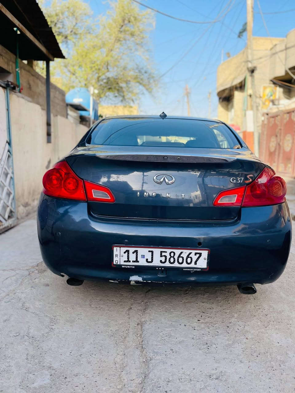 السلام عليكم 

انفنتي G37x 

مديل /2009
    المحرك: V6 سعة 3.7 لتر
كود المحرك: VQ37VHR
عدد الأسطوانات: 6 سلندر DOHC 24V
القوة: 320 حصان عند 7000 RPM
العزم: 360 نيوتن متر عند 5200 RPM
نظام الدفع: دفع خلفي RWD
ناقل الحركة:
أوتوماتيك 7 سرعات
أو عادي 6 سرعات (بعض نسخ Sport)
التسارع 0-100 كم/س: حوالي 5.6 – 5.9 ثانية
السرعة القصوى: 250 كم/س إلكترونياً  

🔥السعر (80)$ وبيها مجال قليل 🔥
☎️***********
