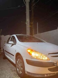 بيجو ٣٠٧ جاهزه فقط كير بي مشكله  شاشه وكامره وسنترلوك وكهربائيات كلها ...