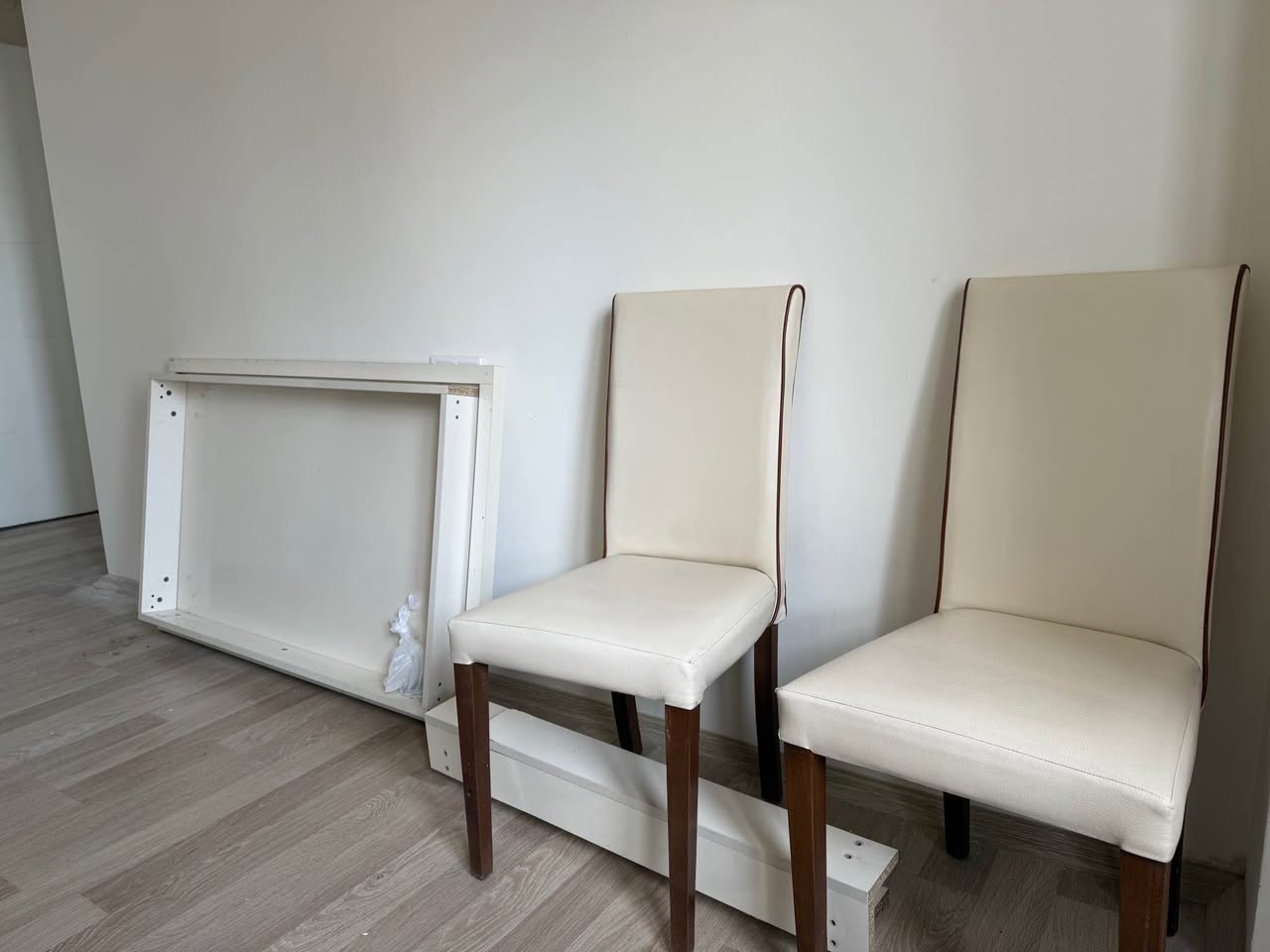 Dining table with four chairs for sale أربيل, العراق


**إذا كنت صاحب هذا الإعلان وتريد حذفه لأي سبب، رجاءا أرسل رسالة إلى الدعم الفني**