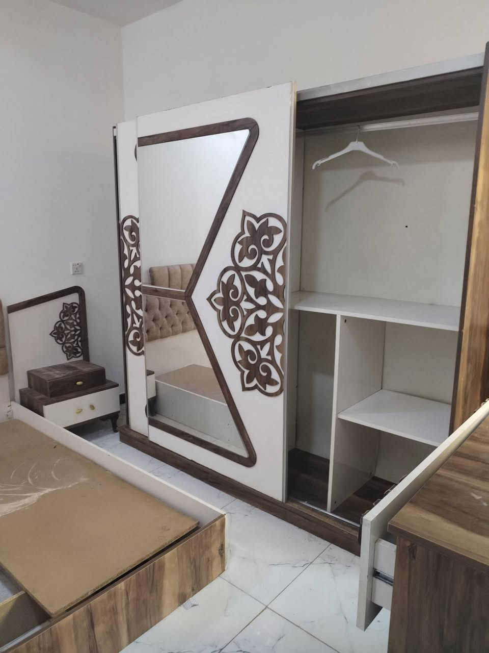غرفه نوم تركيه للبيع بسعر مناسب ٢٠٠بيهة مجال حك الجيه ضرر بصيط بل سكه مال باب سلايت يتعدل
رقم الجوال ***********
