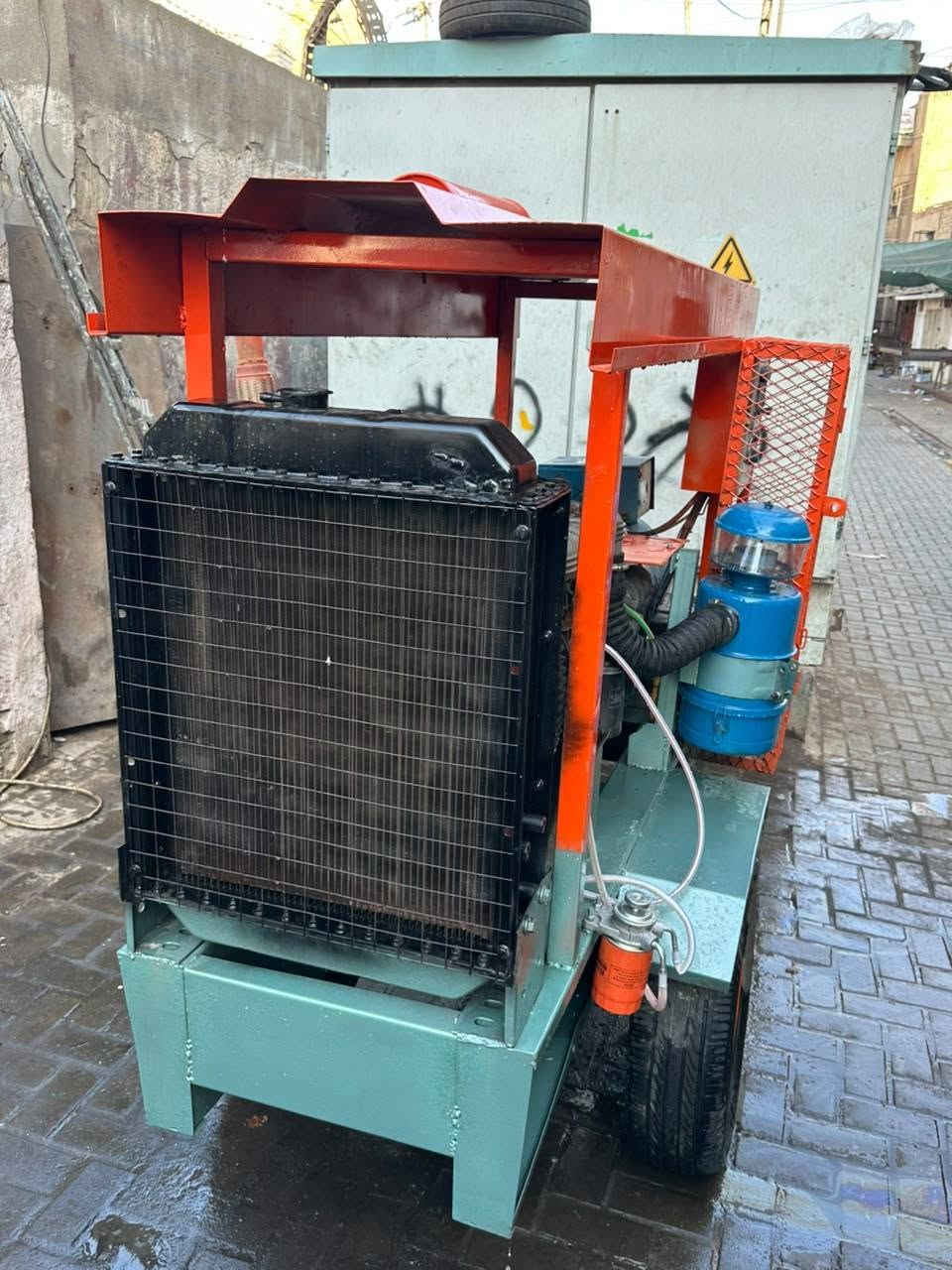 مولده كيه  تشغيل نضام اتو تشغيل او إطفاء ذاتي
محرك 2701ستاندر مكفول من تنقيص واتبخير 
راس توليد 30 كفي نحاس 100,100 شركه دولفين 
ضمان حقيقي  سعر ١٨ ورقه بيه مجل 
***********
